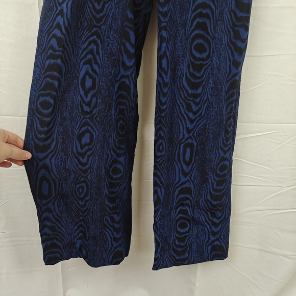 Diane Von Furstenberg Silk Blue Black Silk Swirl Tie V-neck Jumpsuit Size 6 - Picture 11 of 16